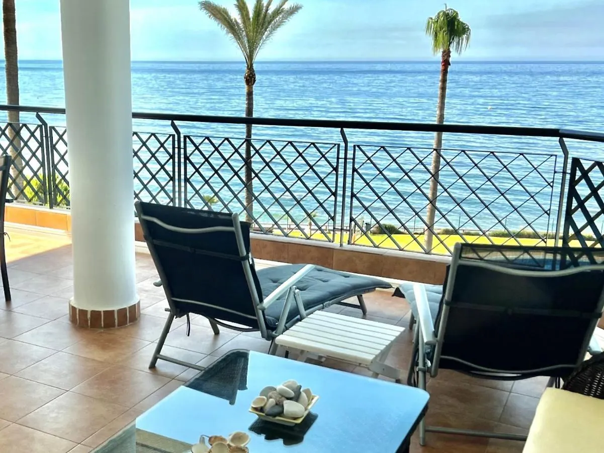 Mi Capricho 170 Beachfront Apartment Sitio de Calahonda