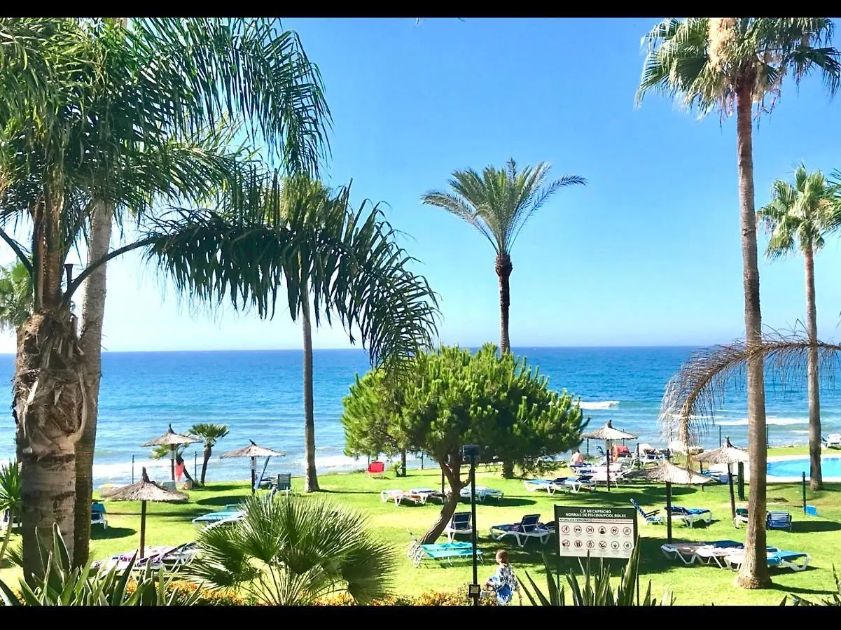 Mi Capricho 170 Beachfront Apartment Sitio de Calahonda