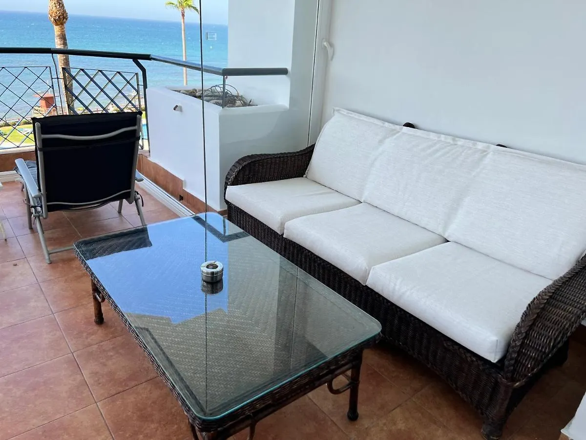 Mi Capricho 170 Beachfront Apartment Sitio de Calahonda