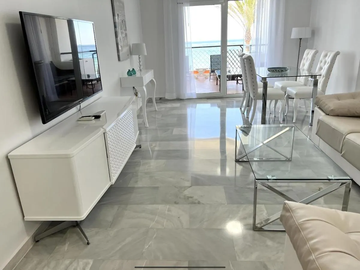 Mi Capricho 170 Beachfront Apartment Sitio de Calahonda Spain