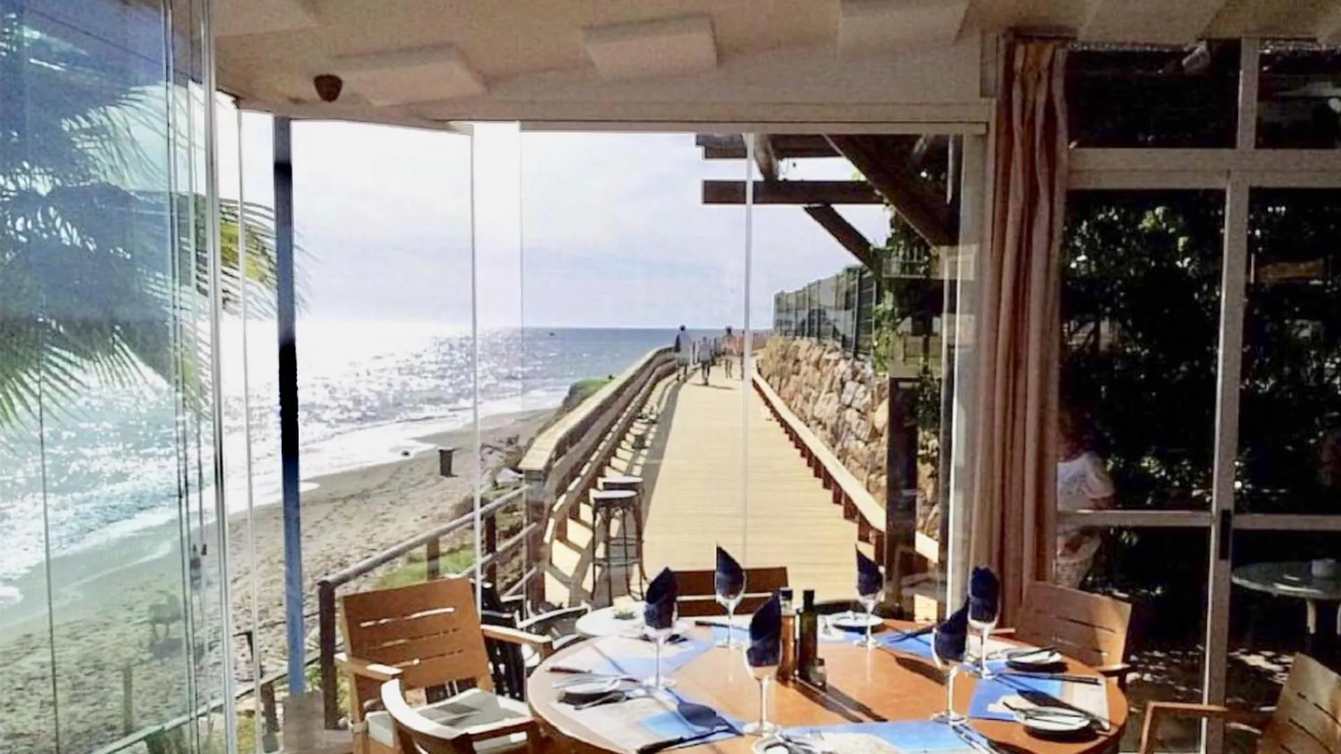 Mi Capricho 170 Beachfront Apartment Sitio de Calahonda