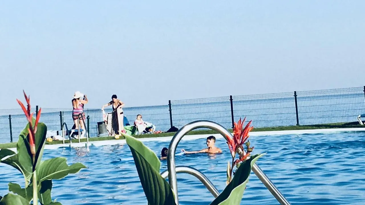 Mi Capricho 170 Beachfront Apartment Sitio de Calahonda 0*,